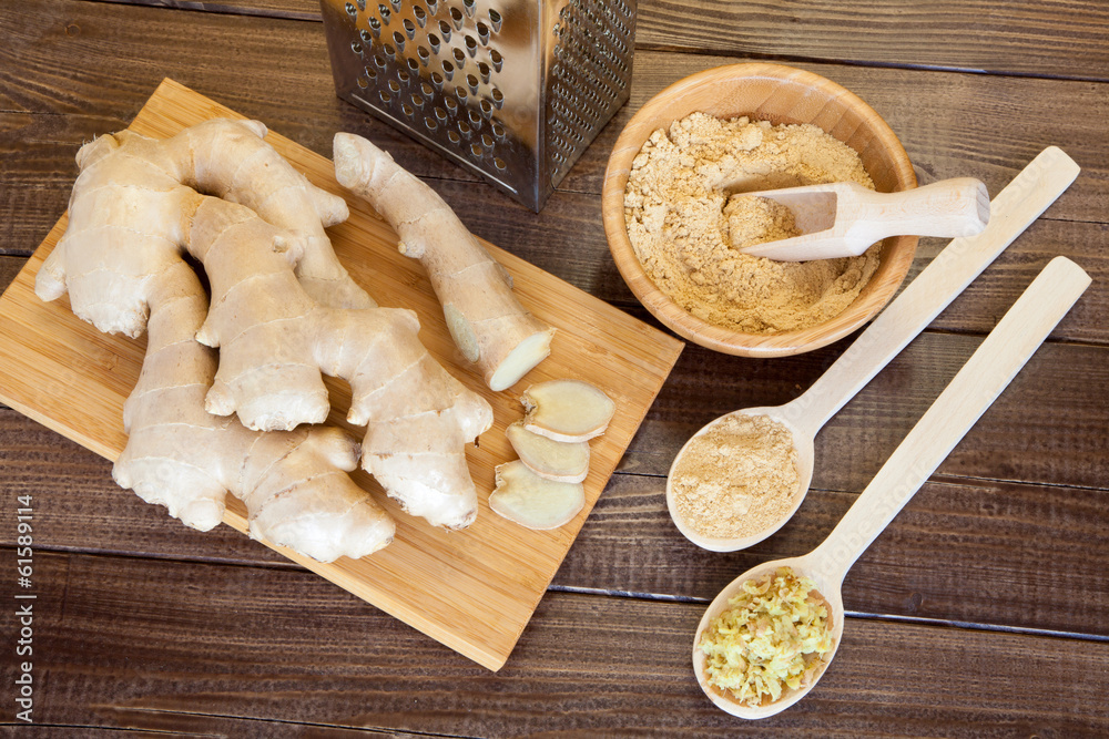 Fototapeta premium Cut, grated and ground ginger