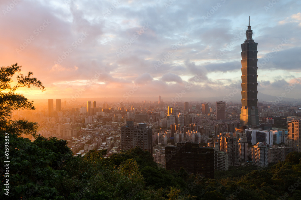 Sunset cityscape with Taipei's skyline in Taiwan