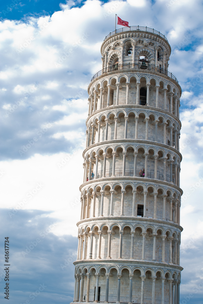 Torre pendente di Pisa e nuvole, campanile