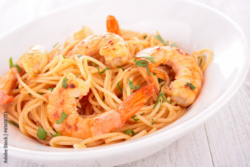 spaghetti and shrimps