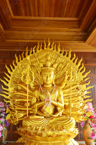 Guanyin and the Thousand Arms at  Wat Ras Prakorngthum