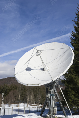 Antenna for space transmissions