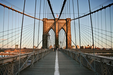 Fotobehang Brooklyn Bridge Wandelen op de Brooklyn Bridge  © WH_Pics