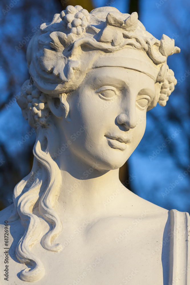 Baroque sculpture of a young woman, bust in marble.