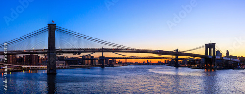 Fototapeta Naklejka Na Ścianę i Meble -  Brooklyn Bridge at sunrise