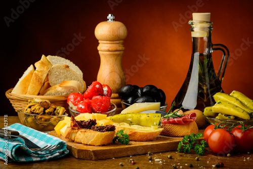 Fototapeta Naklejka Na Ścianę i Meble -  Mediterranean tapas snacks