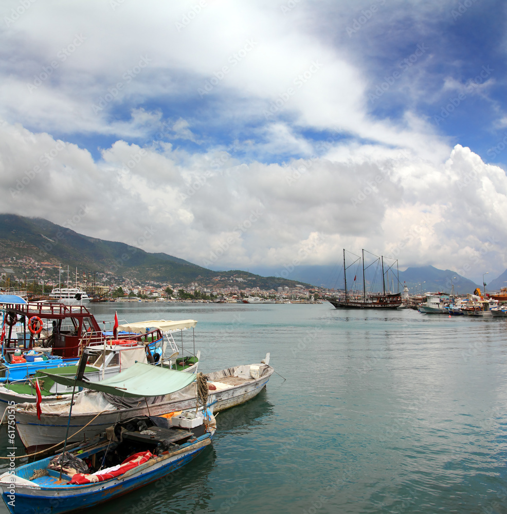 bay with boats in Alanya