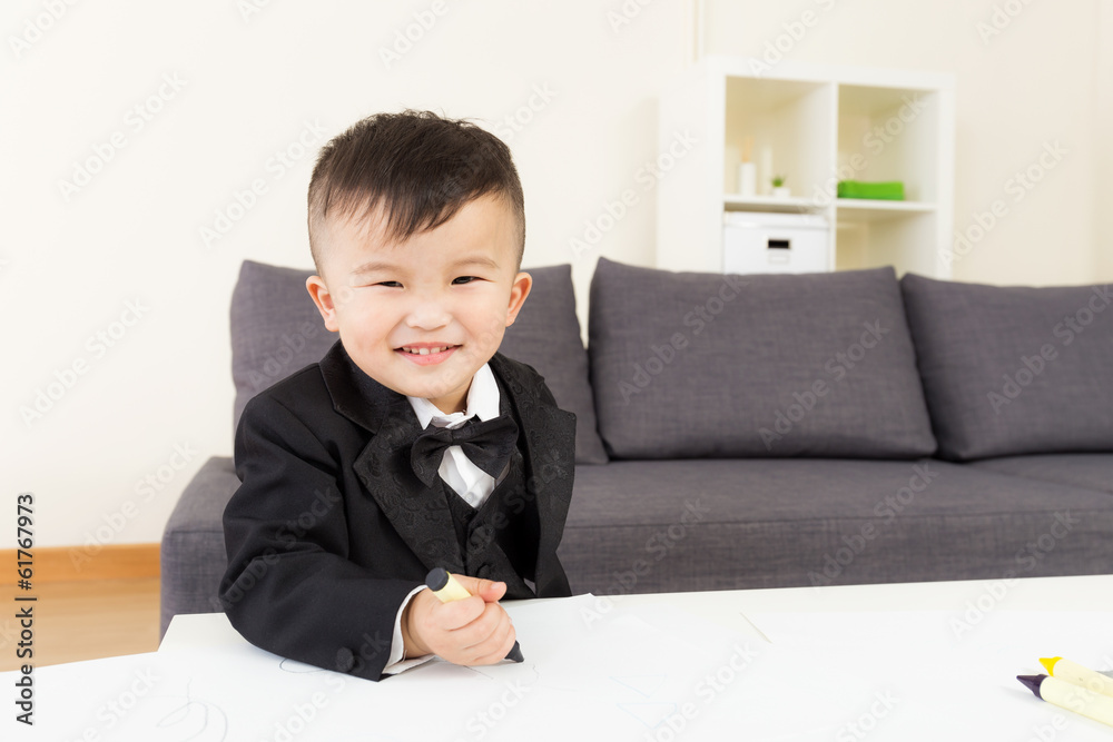 Little boy enjoy drawing