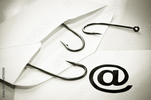 phishing / fish hook in an envelope / email phishing