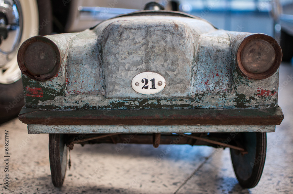 Fototapeta premium Old racing cart model