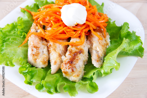 Grilled chicken on salad