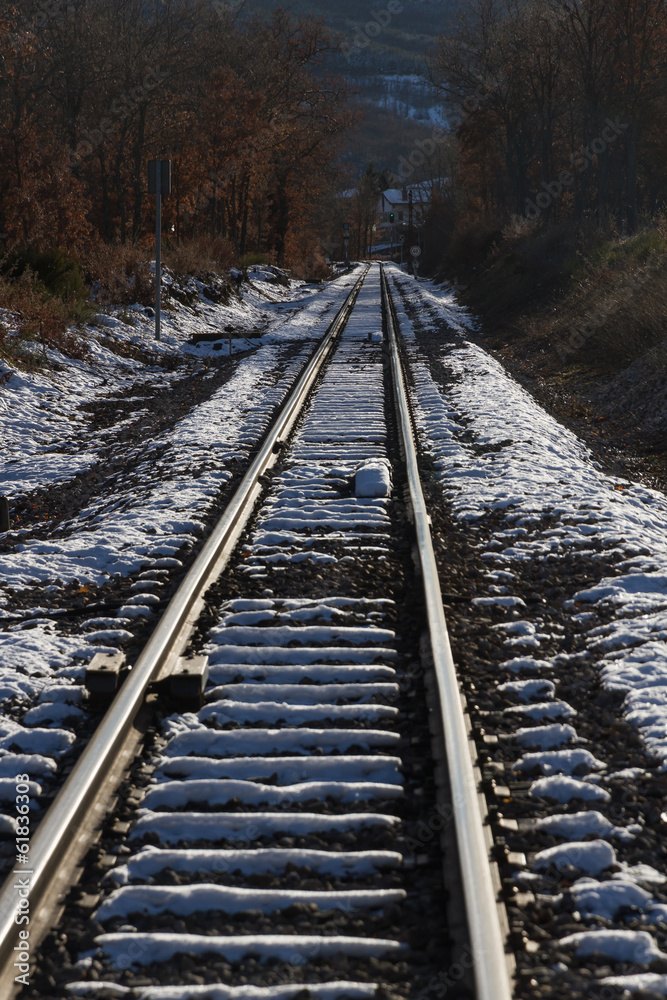 Obraz premium Via de Tren en Paisaje con Nieve