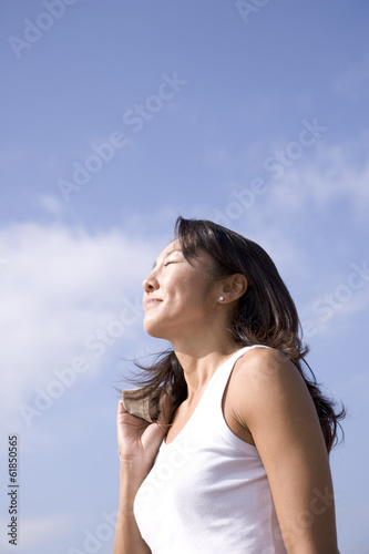 woman looking at the sky