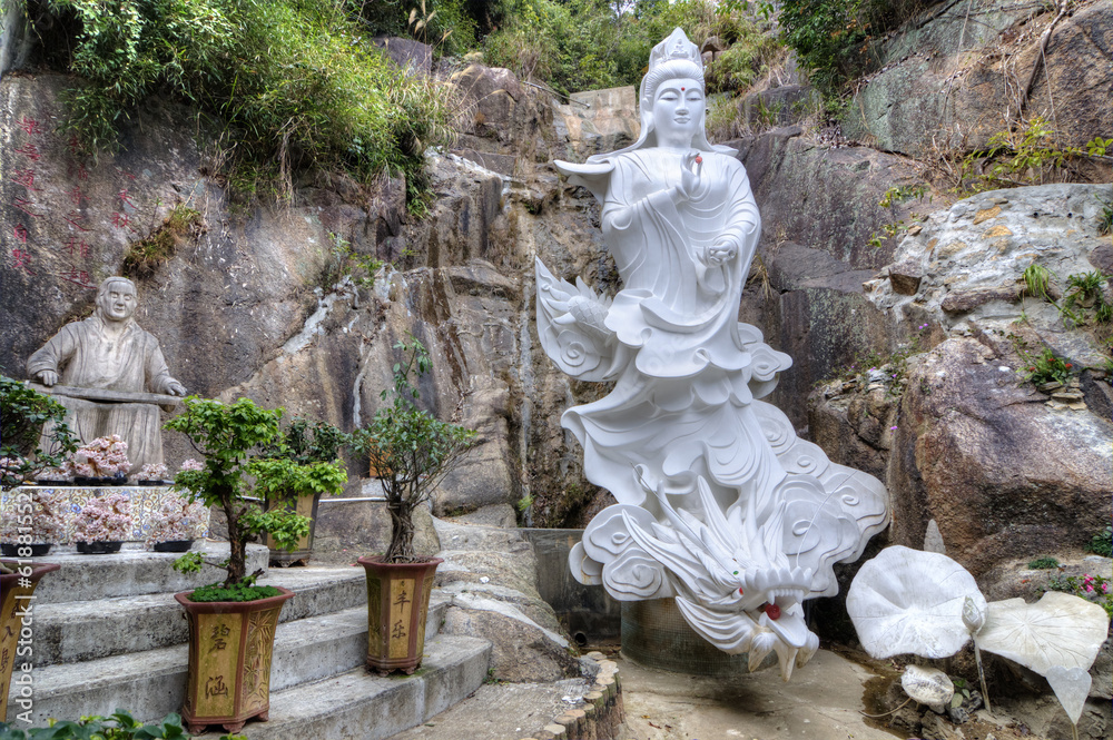 Naklejka premium Kwun Yam Statue, Ten Thousand Buddhas Monastery
