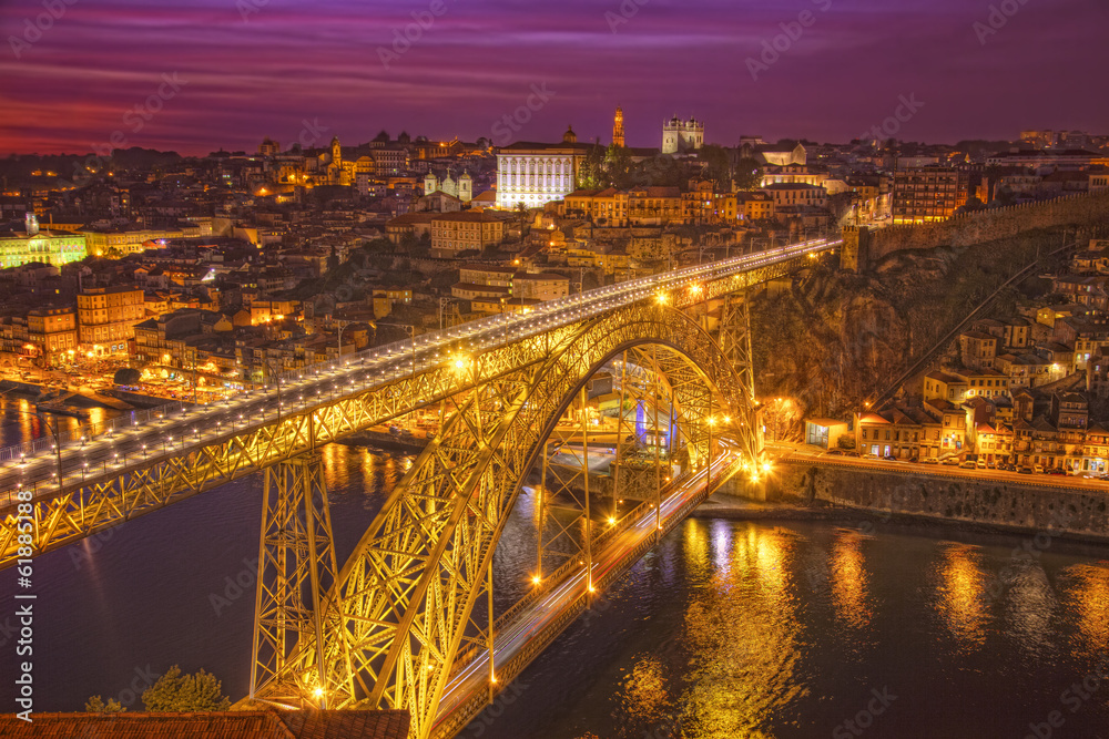 Fototapeta premium Bridge of Luis I at night over Douro river , Porto, Portugal
