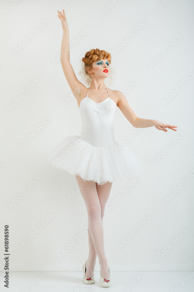 Naklejka premium Portrait of a beautiful girl with fashion makeup - red lips, sty