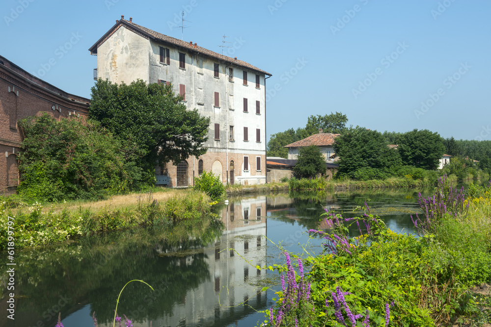 Certosa di Pavia, old house