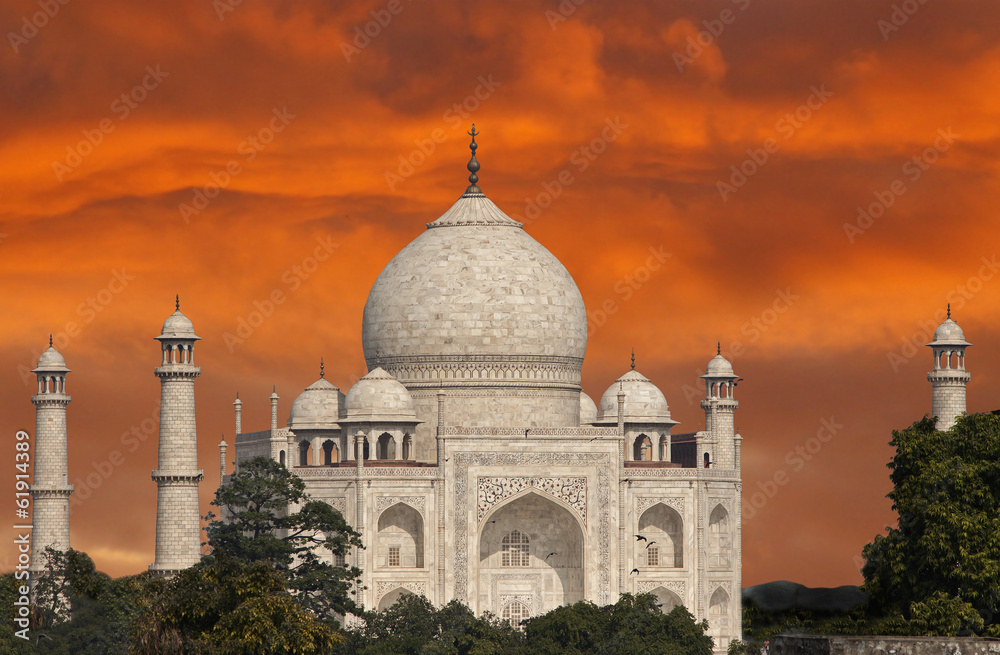 Taj Mahal at sunset, India.