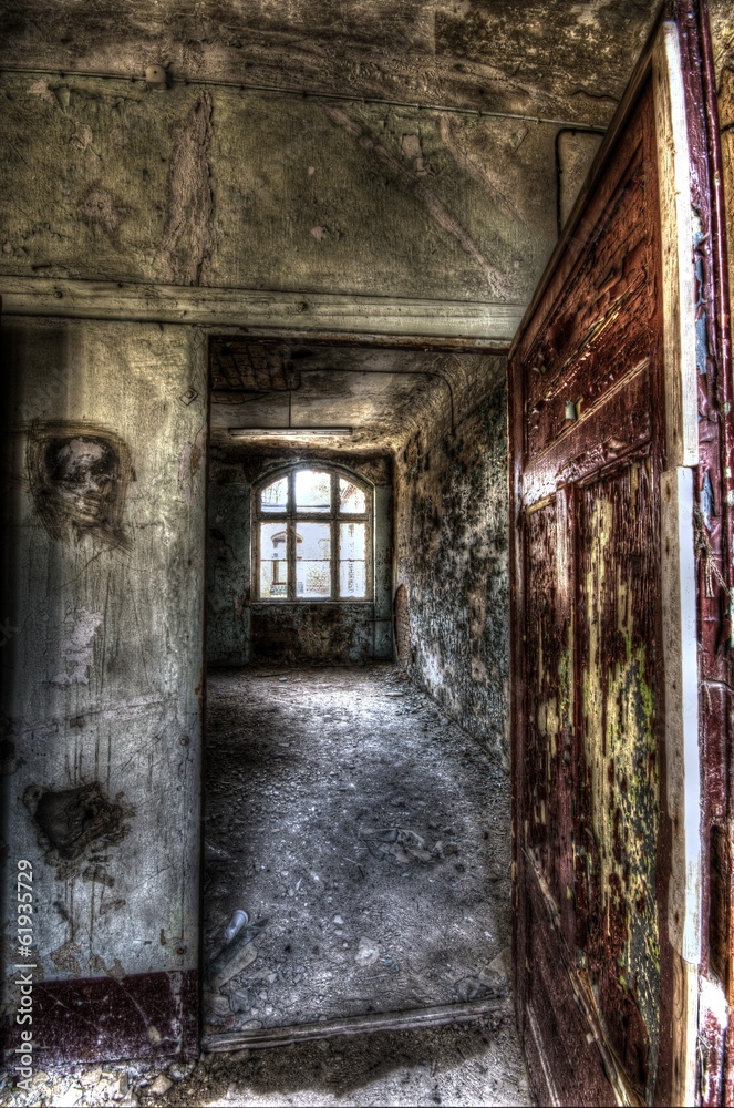 Fototapeta premium Tür Ruine