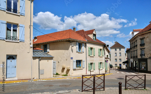 France, the picturesque city of Vernouillet photo