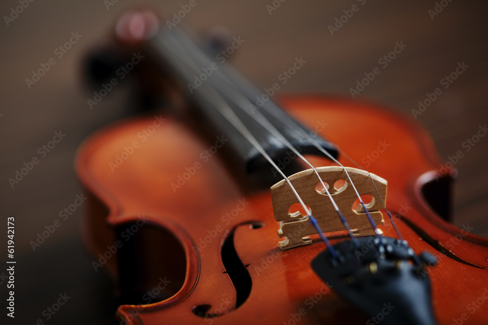 Fototapeta premium aged handmade violin
