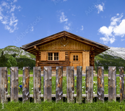 Berghütte mit Garten