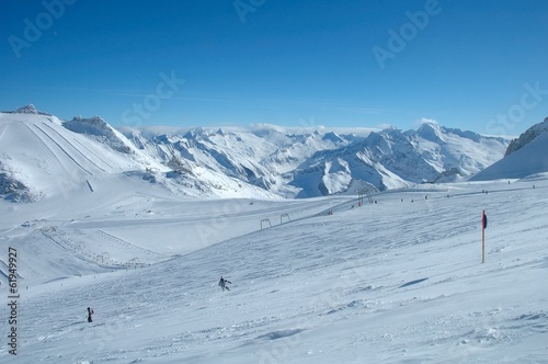 Ski slopes on Hintertux glacier © Jan Hetman