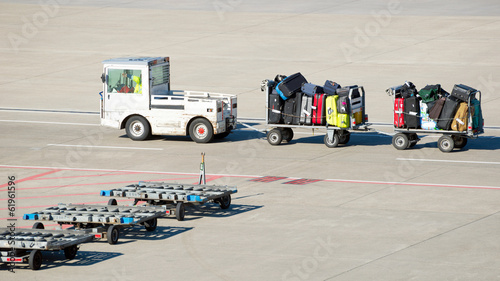 Gepäckwagen photo