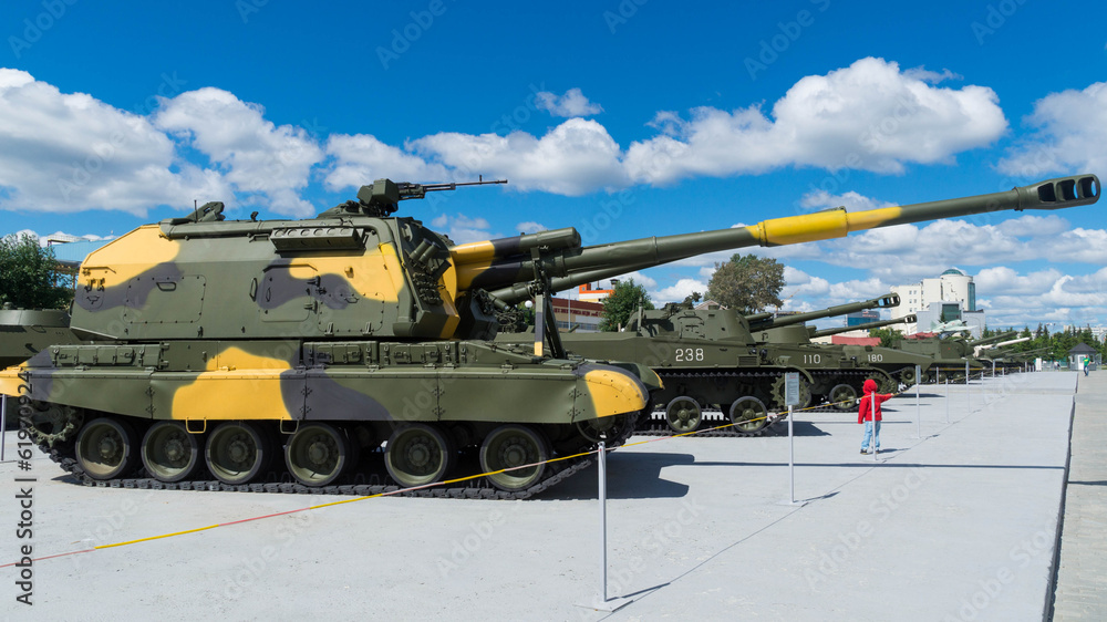 российский танк самоходная артиллерийская установка российский танк самоходная артиллерийская установка
