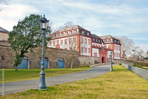 Kommandantenbau der Mainzer Zitadelle am Drususwall