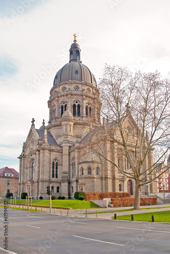 Die Christuskirche von Mainz im sanften Frühlingslicht