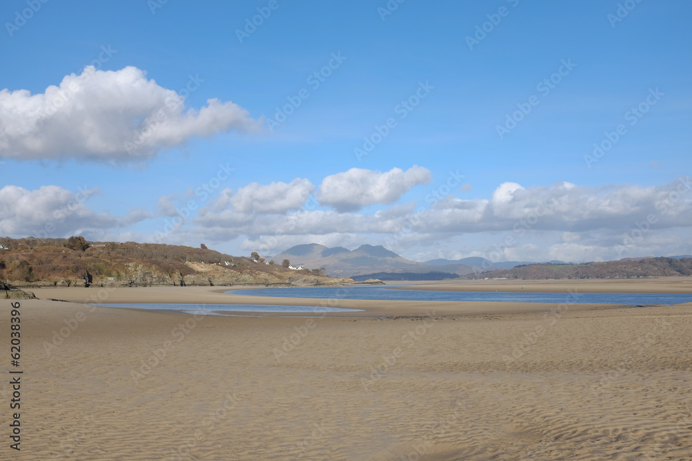 Borth y Gest, estuary. Borth y Gest, estuary.