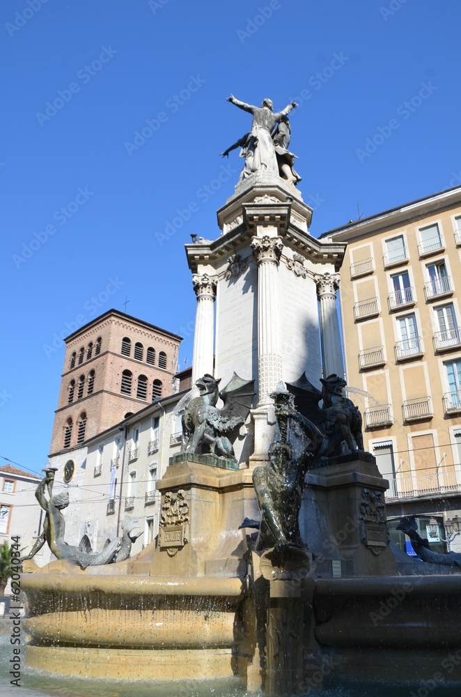 Fontaine des trois ordres, Grenoble