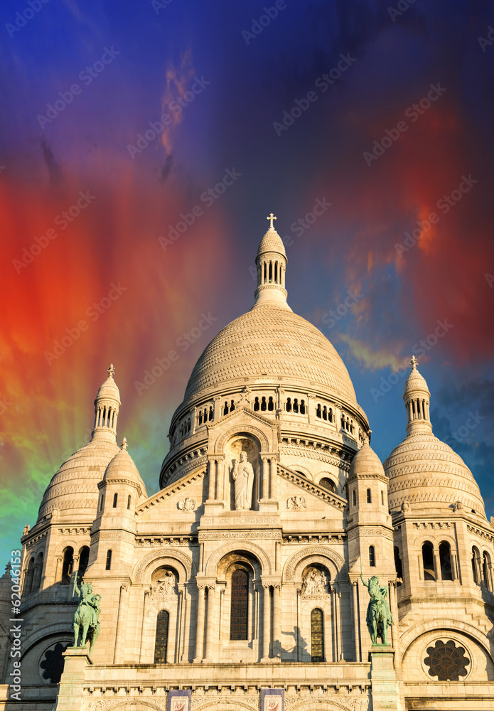 La Basilique du Sacre Coeur - Paris
