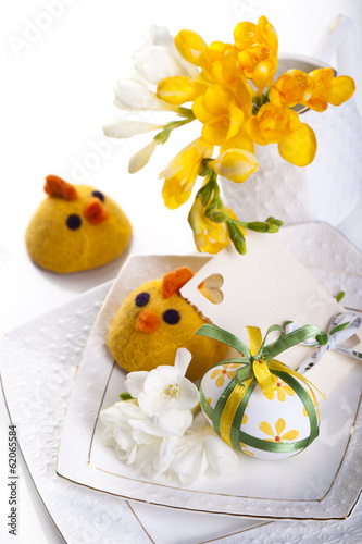 spring bouquet and Easter egg © liliya kulianionak