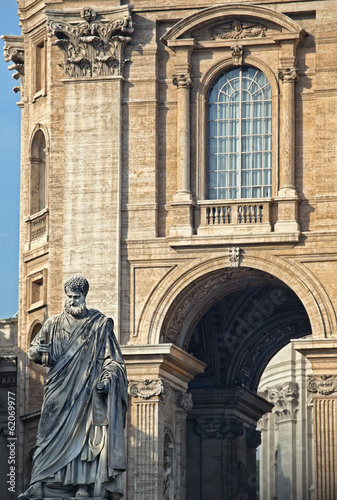 statua San Pietro