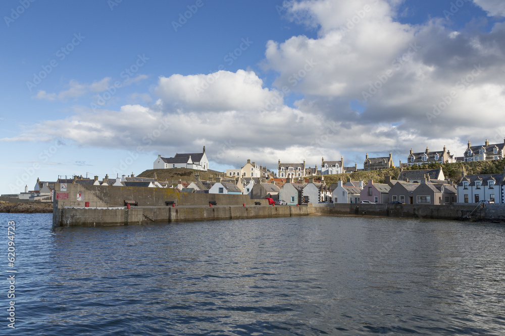 Fototapeta premium Findochty Harbour and Church
