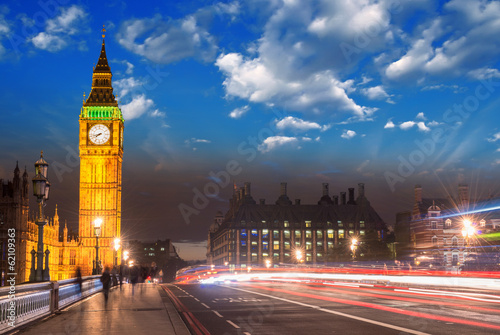 Fototapeta Naklejka Na Ścianę i Meble -  Beautiful colors of Big Ben from Westminster Bridge at Dusk - Lo