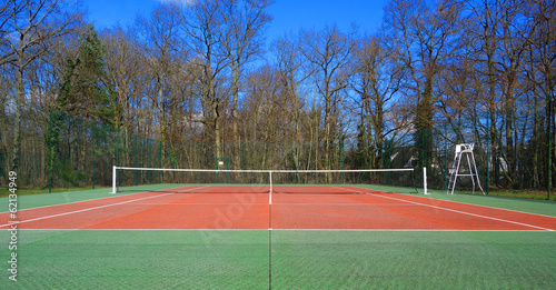 Terrain de tennis en plein air