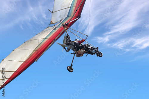 Motorized hang glider
