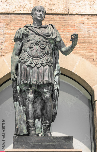 Bilde på lerret Statue of Gaius Julius Caesar in Rimini, Italy
