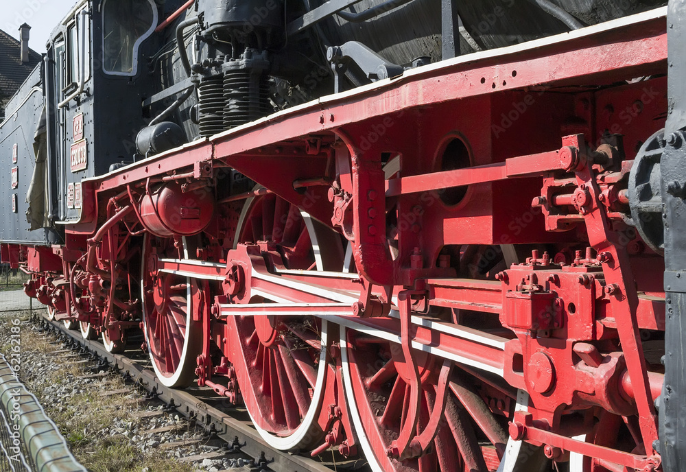 Traction system of a locomotive Traction system of a locomotive