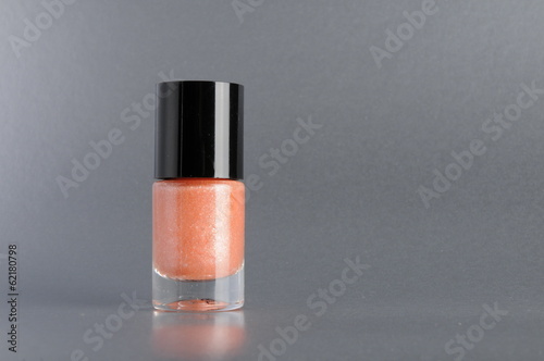 Oranger Glitzernagellack 1