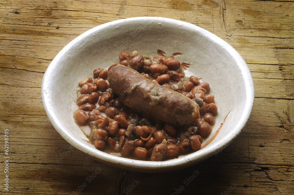 Salsiccia con fagioli Колбасы и бобы Makkarat ja pavut