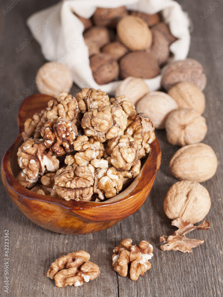Walnuts whole and peeled. Walnuts whole and peeled.