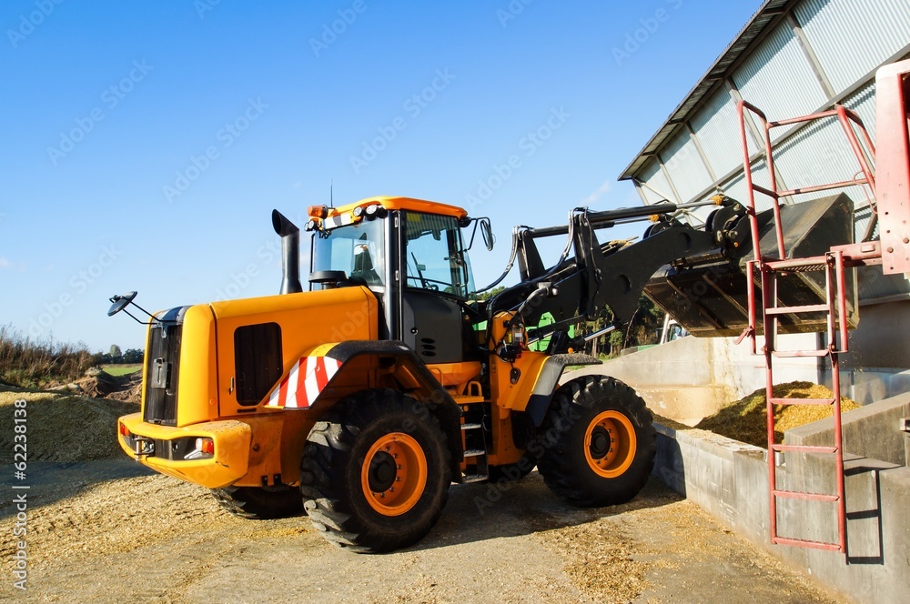 Biogasanlage, Befüllung mit Maissilage Biogasanlage, Befüllung mit Maissilage