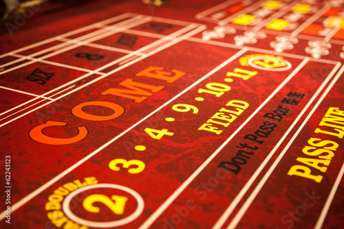 Картината върху платно Craps Table