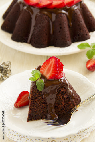 Chocolate cake with strawberries.
