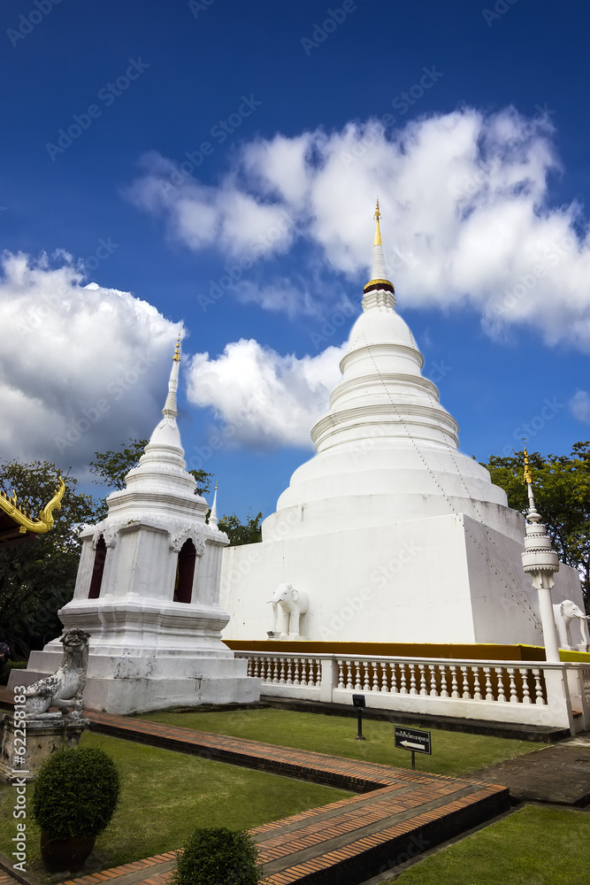 White pagoda in Wat Phra Singh Woramahaviharn