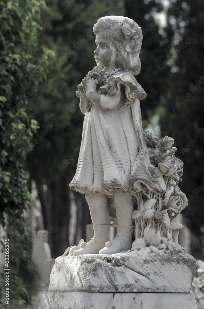 statua bimba statua bimba